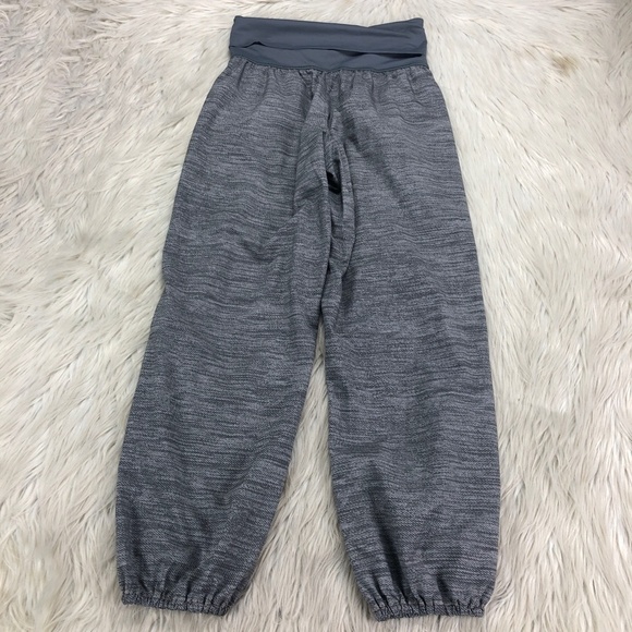 Lululemon Gray Post Power Crop - Picture 6 of 9